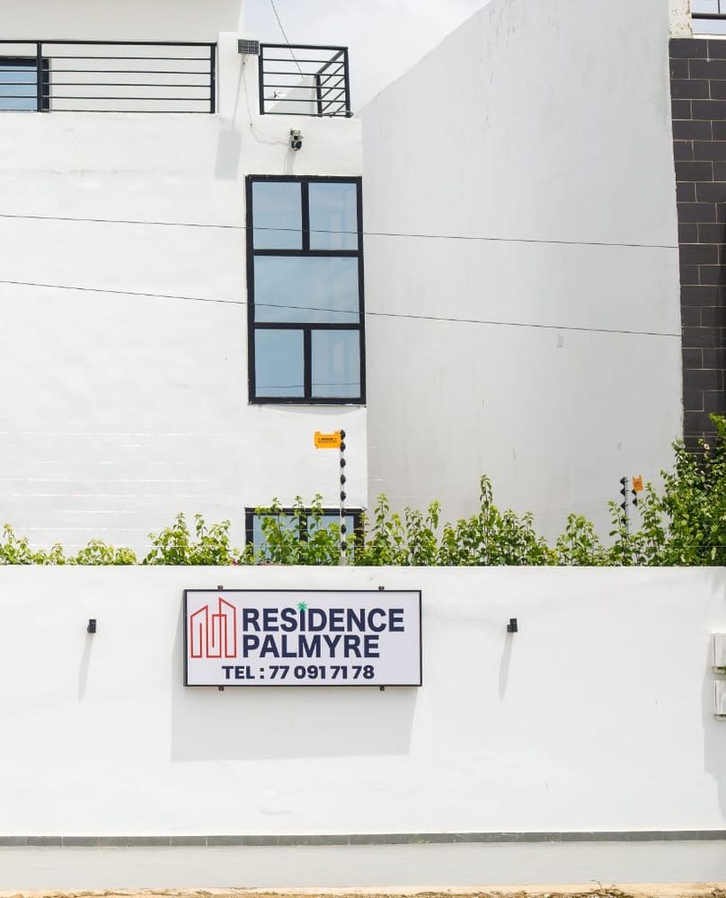 Façade et enseigne de Résidence Palmyre
