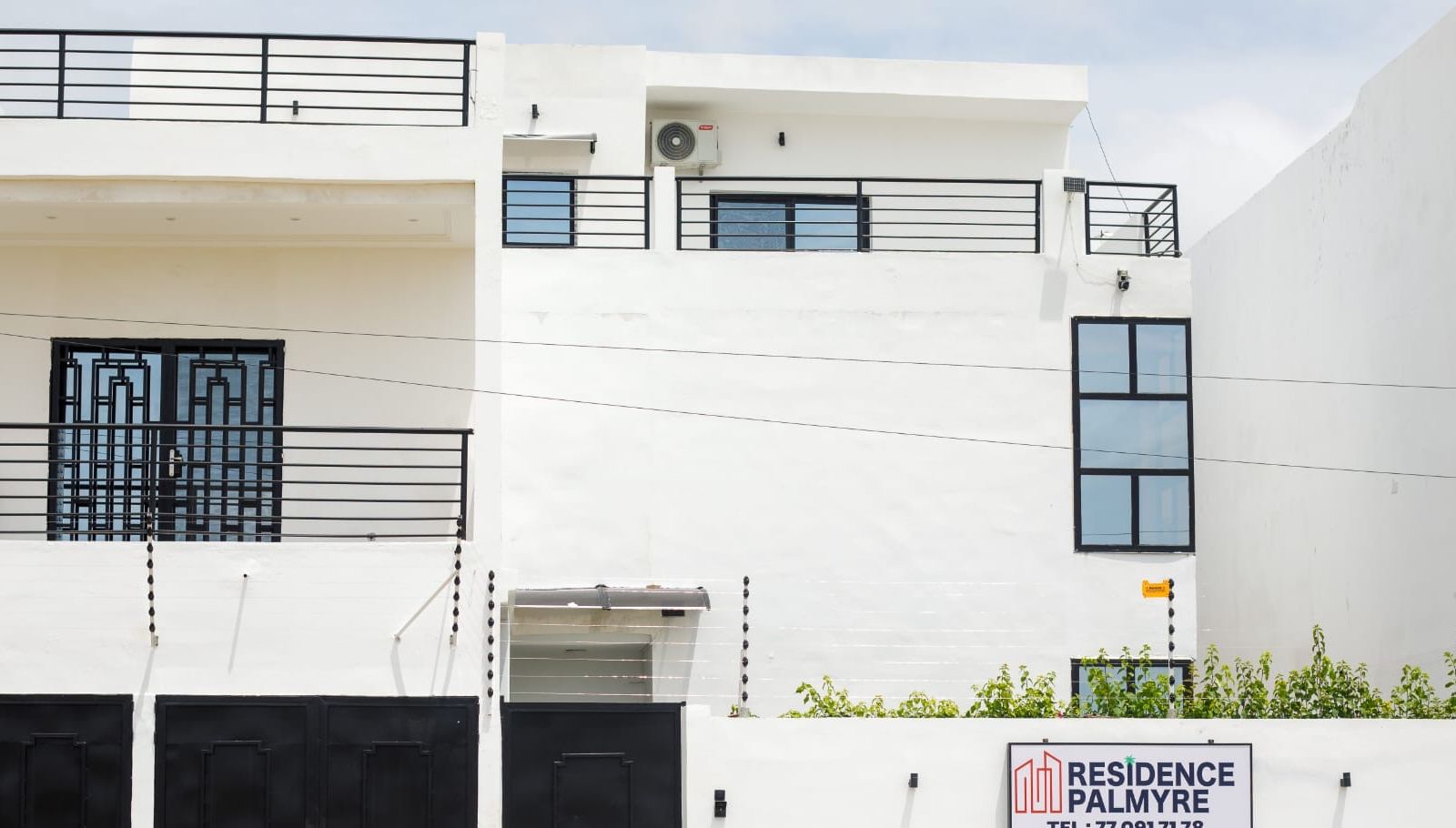 Étages et balcons de la villa